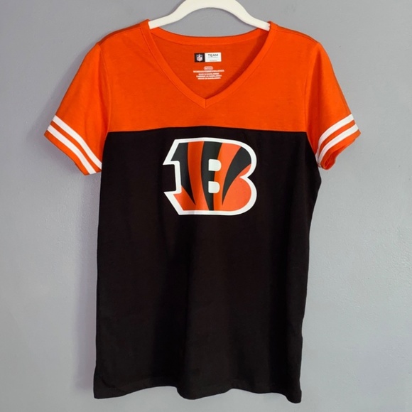 Women's CINCINNATI BENGALS Color Block V-Neck Tee B Logo SMALL - Picture 1 of 5